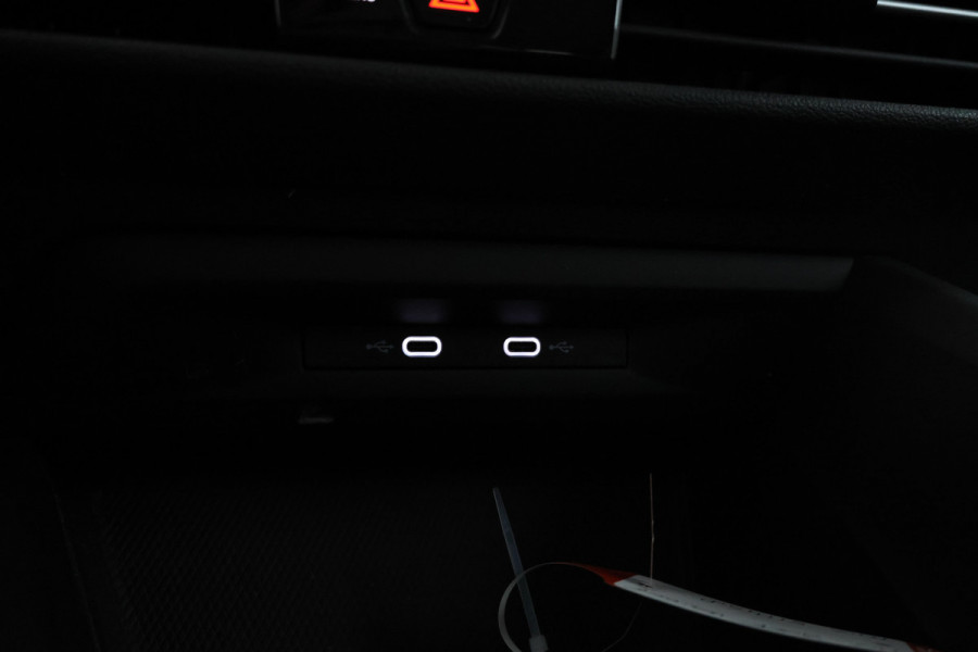 Volkswagen GOLF Variant 1.0 TSI Life Business Nieuw Model, Virtual, Climate, Navigatie