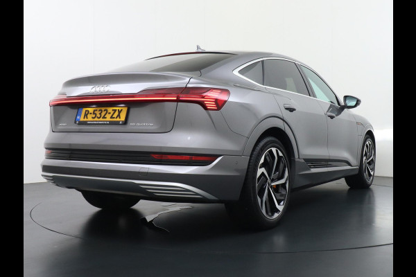 Audi e-tron Sportback 55 quattro Advanced edition 95 kWh VAN: 39.900,- VOOR: 37.440,- UW HERFSTVOORDEEL: 2.460,- | RIJKLAARPRIJS INCL. 12MND BOVAG | ADD. CRUISE CONTROL | CAMERA | LEDER