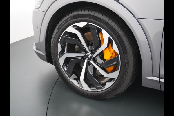 Audi e-tron Sportback 55 quattro Advanced edition 95 kWh VAN: 39.900,- VOOR: 37.440,- UW HERFSTVOORDEEL: 2.460,- | RIJKLAARPRIJS INCL. 12MND BOVAG | ADD. CRUISE CONTROL | CAMERA | LEDER