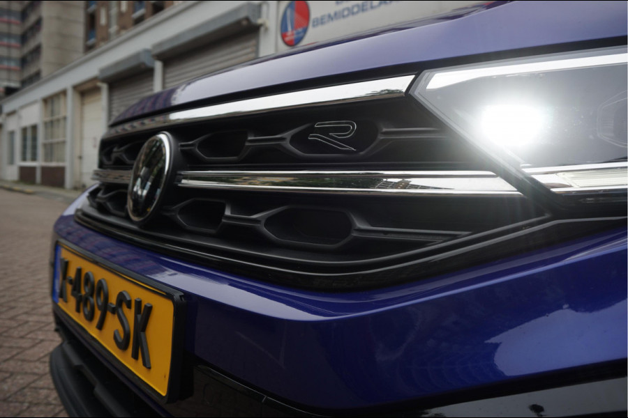 Volkswagen T-Roc 1.5 TSI R-Line Black Style | Facelift | Panoramadak | IQ light | Virtual cockpit | Adaptive + Lane departure | Apple Carplay | Sfeerverlichting | Dealer onderhouden Business+