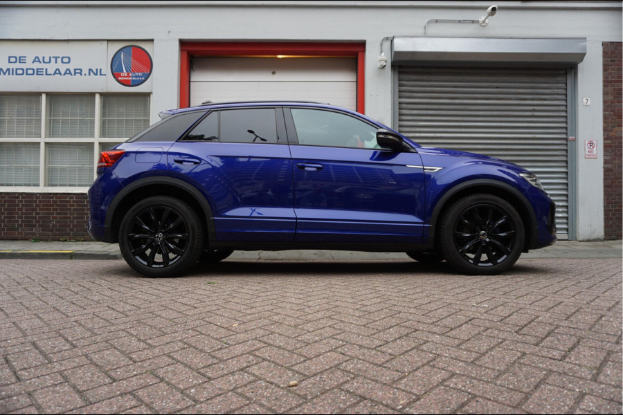 Volkswagen T-Roc 1.5 TSI R-Line Black Style | Facelift | Panoramadak | IQ light | Virtual cockpit | Adaptive + Lane departure | Apple Carplay | Sfeerverlichting | Dealer onderhouden Business+