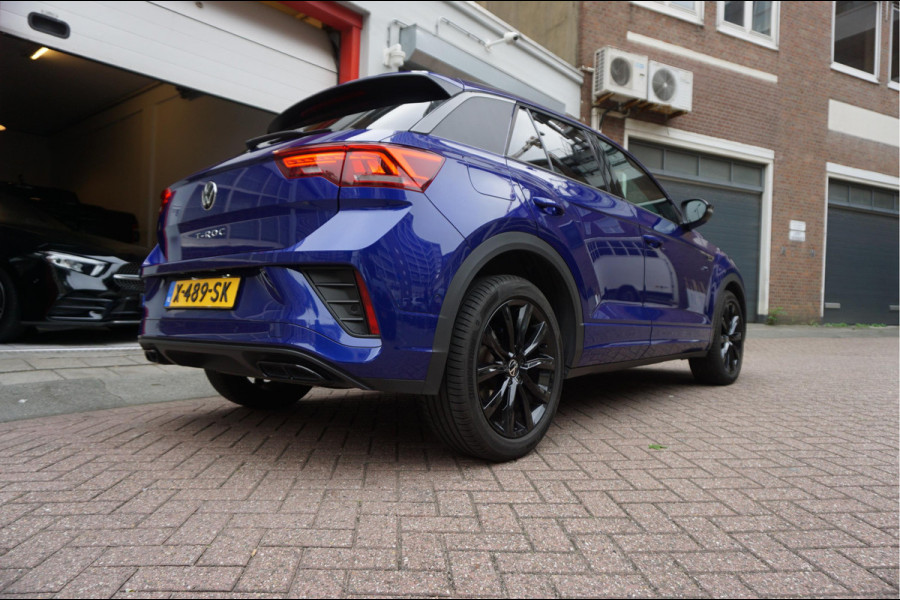 Volkswagen T-Roc 1.5 TSI R-Line Black Style | Facelift | Panoramadak | IQ light | Virtual cockpit | Adaptive + Lane departure | Apple Carplay | Sfeerverlichting | Dealer onderhouden Business+