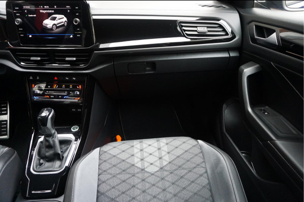Volkswagen T-Roc 1.5 TSI R-Line Black Style | Facelift | Panoramadak | IQ light | Virtual cockpit | Adaptive + Lane departure | Apple Carplay | Sfeerverlichting | Dealer onderhouden Business+