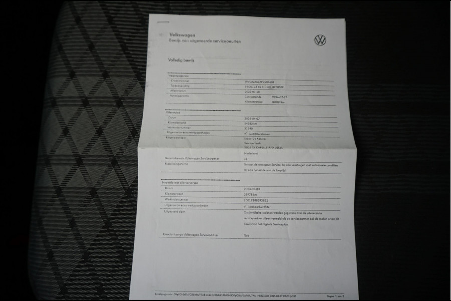 Volkswagen T-Roc 1.5 TSI R-Line Black Style | Facelift | Panoramadak | IQ light | Virtual cockpit | Adaptive + Lane departure | Apple Carplay | Sfeerverlichting | Dealer onderhouden Business+