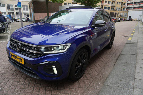 Volkswagen T-Roc 1.5 TSI R-Line Black Style | Facelift | Panoramadak | IQ light | Virtual cockpit | Adaptive + Lane departure | Apple Carplay | Sfeerverlichting | Dealer onderhouden Business+
