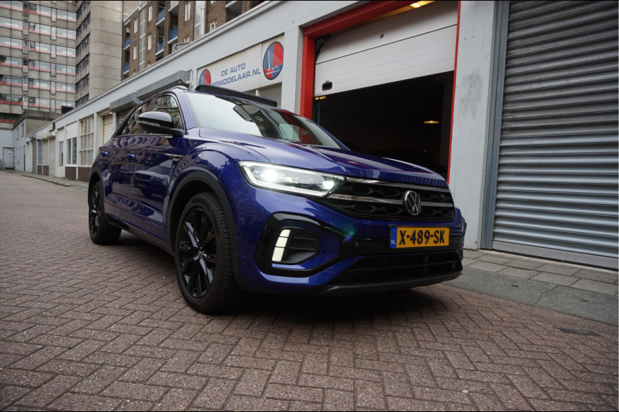 Volkswagen T-Roc 1.5 TSI R-Line Black Style | Facelift | Panoramadak | IQ light | Virtual cockpit | Adaptive + Lane departure | Apple Carplay | Sfeerverlichting | Dealer onderhouden Business+