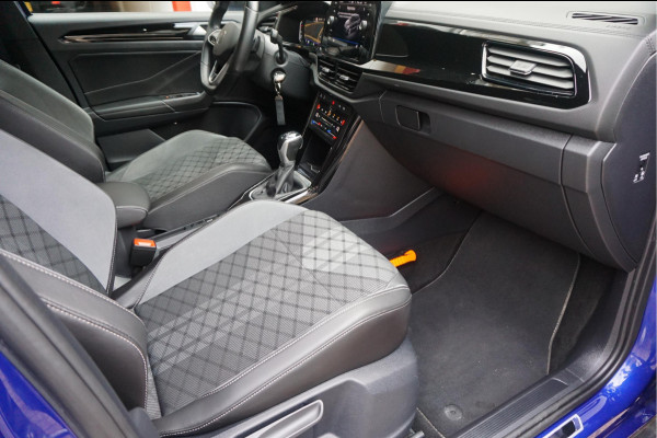 Volkswagen T-Roc 1.5 TSI R-Line Black Style | Facelift | Panoramadak | IQ light | Virtual cockpit | Adaptive + Lane departure | Apple Carplay | Sfeerverlichting | Dealer onderhouden Business+