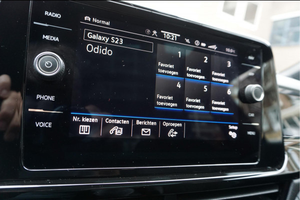 Volkswagen T-Roc 1.5 TSI R-Line Black Style | Facelift | Panoramadak | IQ light | Virtual cockpit | Adaptive + Lane departure | Apple Carplay | Sfeerverlichting | Dealer onderhouden Business+