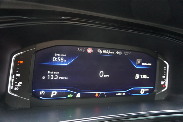 Volkswagen T-Roc 1.5 TSI R-Line Black Style | Facelift | Panoramadak | IQ light | Virtual cockpit | Adaptive + Lane departure | Apple Carplay | Sfeerverlichting | Dealer onderhouden Business+