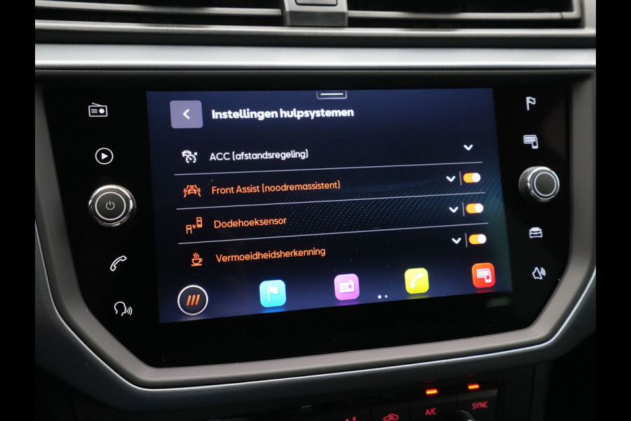 Seat Arona 1.0 TSI Style Business Intense Navigatie Keyless Carplay Sideassist Acc Pdc 299