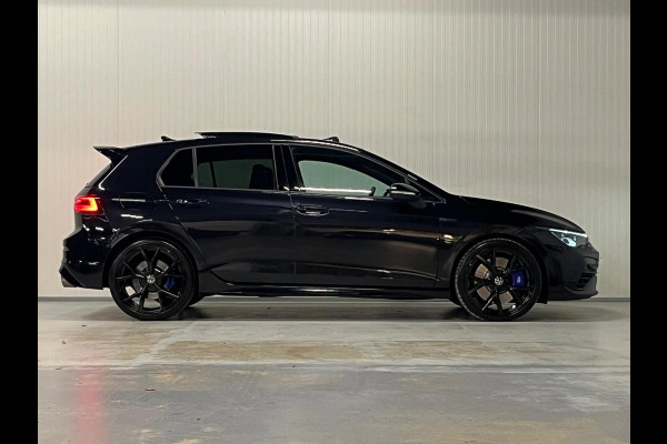 Volkswagen Golf 2.0 TSI R 4Motion | PANO | LEDER | HUD | H&K | NURBURGRING | AKRAPOVIC