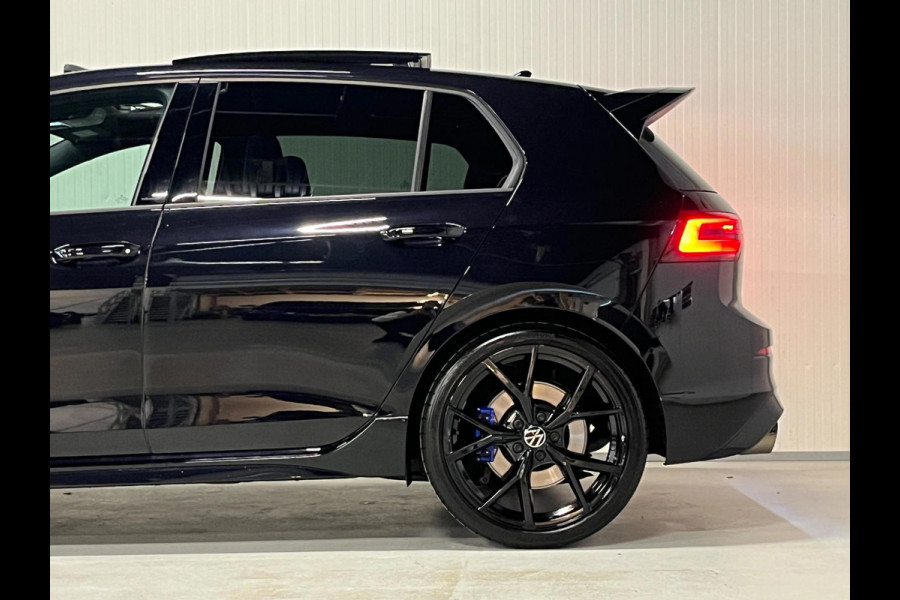 Volkswagen Golf 2.0 TSI R 4Motion | PANO | LEDER | HUD | H&K | NURBURGRING | AKRAPOVIC