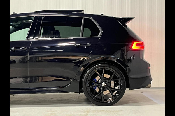 Volkswagen Golf 2.0 TSI R 4Motion | PANO | LEDER | HUD | H&K | NURBURGRING | AKRAPOVIC