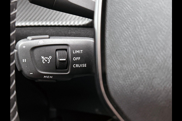 Peugeot 208 1.2 PureTech 100PK Allure AD-CRUISE | NAVI & CARPLAY | PRIVACY-GLASS