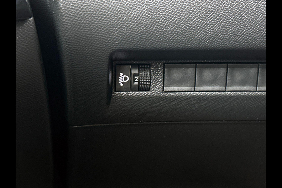 Peugeot 208 1.2 PureTech 100PK Allure AD-CRUISE | NAVI & CARPLAY | PRIVACY-GLASS