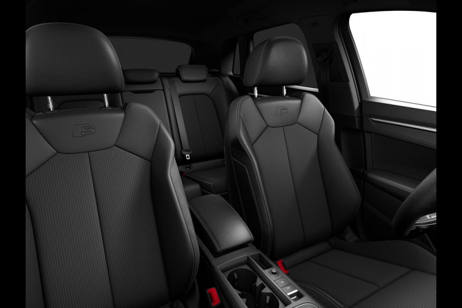 Audi Q3 45 TFSI e Business Edition 245pk | S-line interieur | Wegklapbare trekhaak | Navigatie | Keyless entry |