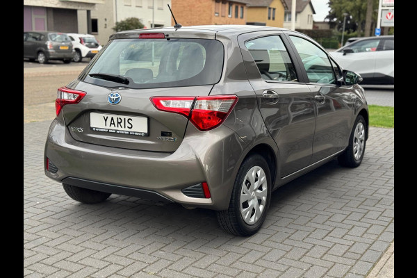 Toyota Yaris 1.5 Hybrid Active Plus | Navigatie, Startknop, Cruise control, Parkeercamera, Bluetooth, Climate control