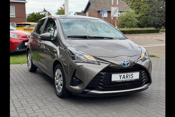 Toyota Yaris 1.5 Hybrid Active Plus | Navigatie, Startknop, Cruise control, Parkeercamera, Bluetooth, Climate control