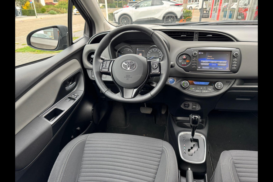 Toyota Yaris 1.5 Hybrid Active Plus | Navigatie, Startknop, Cruise control, Parkeercamera, Bluetooth, Climate control