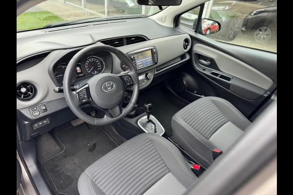 Toyota Yaris 1.5 Hybrid Active Plus | Navigatie, Startknop, Cruise control, Parkeercamera, Bluetooth, Climate control