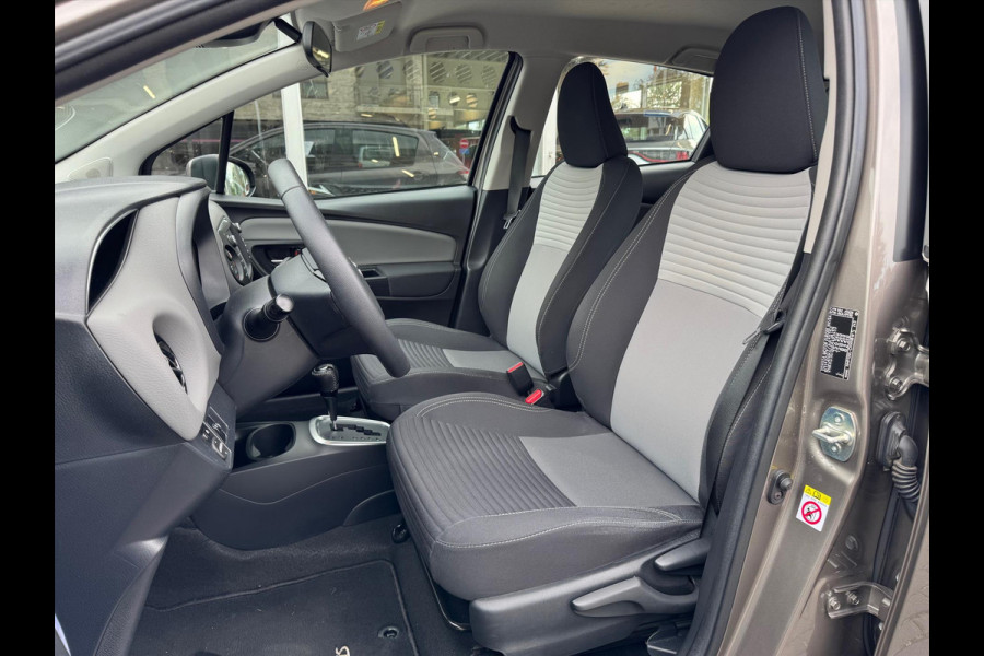 Toyota Yaris 1.5 Hybrid Active Plus | Navigatie, Startknop, Cruise control, Parkeercamera, Bluetooth, Climate control