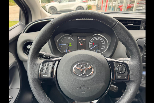 Toyota Yaris 1.5 Hybrid Active Plus | Navigatie, Startknop, Cruise control, Parkeercamera, Bluetooth, Climate control