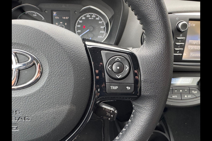 Toyota Yaris 1.5 Hybrid Active Plus | Navigatie, Startknop, Cruise control, Parkeercamera, Bluetooth, Climate control