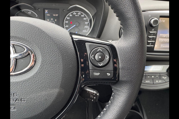 Toyota Yaris 1.5 Hybrid Active Plus | Navigatie, Startknop, Cruise control, Parkeercamera, Bluetooth, Climate control