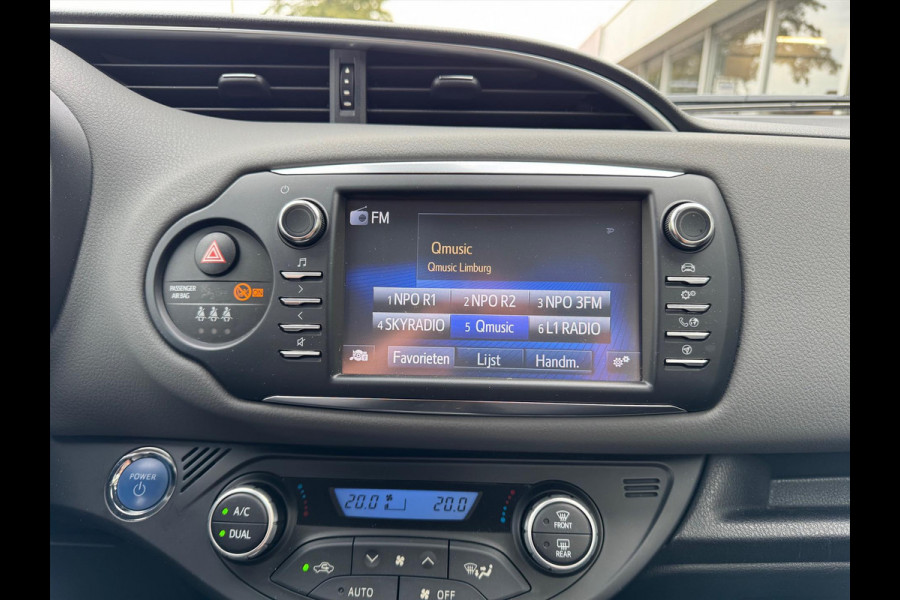 Toyota Yaris 1.5 Hybrid Active Plus | Navigatie, Startknop, Cruise control, Parkeercamera, Bluetooth, Climate control