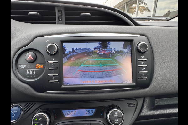 Toyota Yaris 1.5 Hybrid Active Plus | Navigatie, Startknop, Cruise control, Parkeercamera, Bluetooth, Climate control