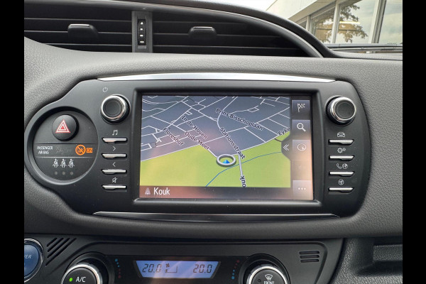 Toyota Yaris 1.5 Hybrid Active Plus | Navigatie, Startknop, Cruise control, Parkeercamera, Bluetooth, Climate control