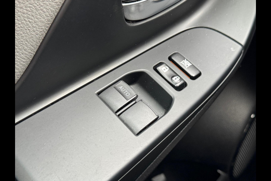 Toyota Yaris 1.5 Hybrid Active Plus | Navigatie, Startknop, Cruise control, Parkeercamera, Bluetooth, Climate control