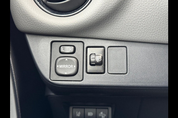 Toyota Yaris 1.5 Hybrid Active Plus | Navigatie, Startknop, Cruise control, Parkeercamera, Bluetooth, Climate control