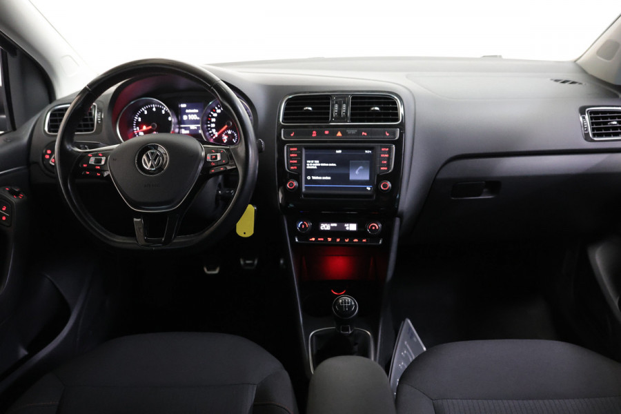 Volkswagen Polo 1.2 TSI Highline BLUET CRUISE STOELVW PDC '17