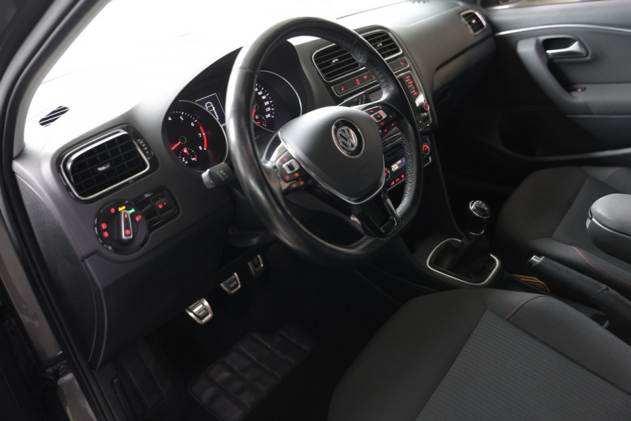 Volkswagen Polo 1.2 TSI Highline BLUET CRUISE STOELVW PDC '17