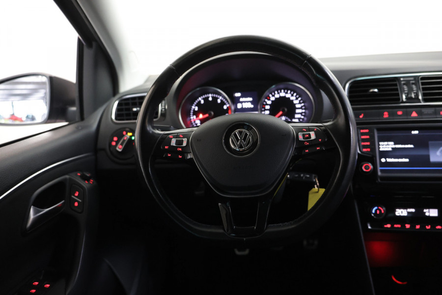 Volkswagen Polo 1.2 TSI Highline BLUET CRUISE STOELVW PDC '17