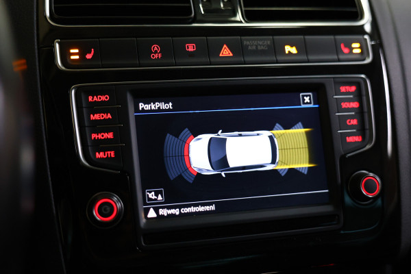 Volkswagen Polo 1.2 TSI Highline BLUET CRUISE STOELVW PDC '17