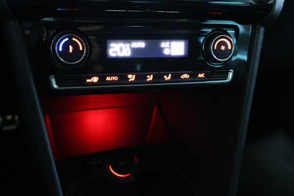 Volkswagen Polo 1.2 TSI Highline BLUET CRUISE STOELVW PDC '17