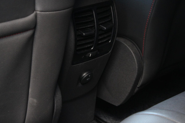 Ford Kuga 1.5 EcoBoost ST-line 120pk | Trekhaak | Winter pakket | Elektrische achterklep | Camera