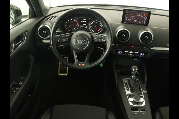 Audi A3 30 TFSI Sport S Line Edition | Sportstoelen | Full LED |Facelift | Half leder | Navigatie | Climate control | Cruise control | Parkeerhulp Audi A3 30 TFSI Sport S Line Edition | Sportstoelen | Full LED |Facelift | Half leder | Navigatie | Climate control | Cruise control | Parkeerhulp