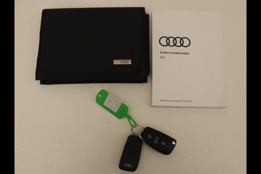 Audi A3 30 TFSI Sport S Line Edition | Sportstoelen | Full LED |Facelift | Half leder | Navigatie | Climate control | Cruise control | Parkeerhulp Audi A3 30 TFSI Sport S Line Edition | Sportstoelen | Full LED |Facelift | Half leder | Navigatie | Climate control | Cruise control | Parkeerhulp