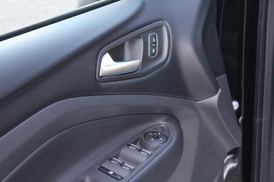 Ford Kuga 1.5 EcoBoost ST-line 120pk | Trekhaak | Winter pakket | Elektrische achterklep | Camera