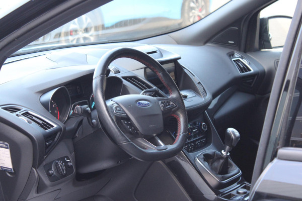 Ford Kuga 1.5 EcoBoost ST-line 120pk | Trekhaak | Winter pakket | Elektrische achterklep | Camera