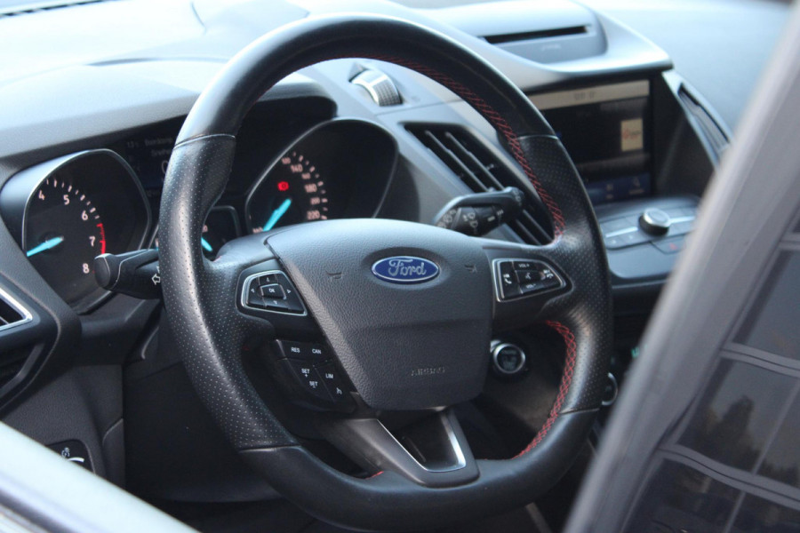 Ford Kuga 1.5 EcoBoost ST-line 120pk | Trekhaak | Winter pakket | Elektrische achterklep | Camera