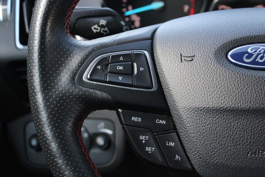 Ford Kuga 1.5 EcoBoost ST-line 120pk | Trekhaak | Winter pakket | Elektrische achterklep | Camera