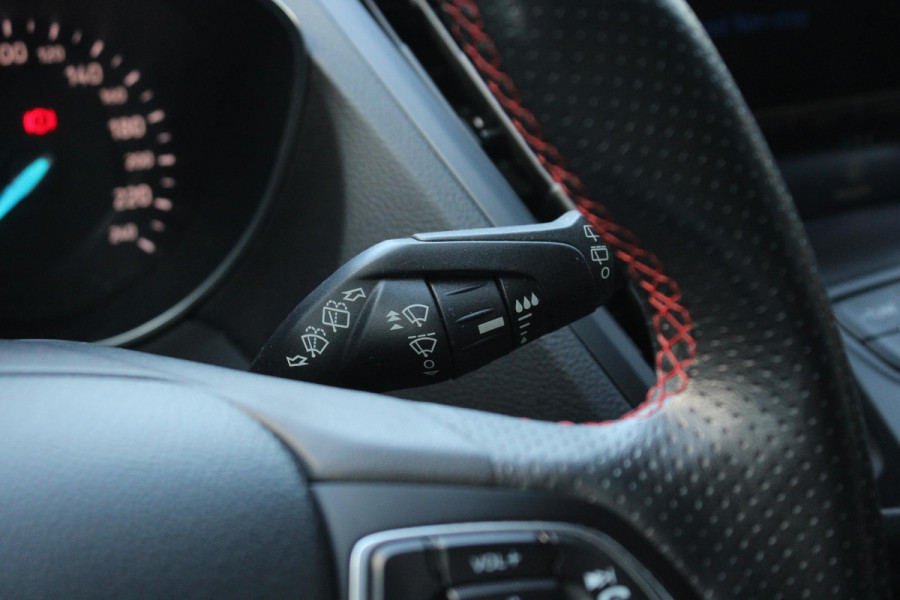 Ford Kuga 1.5 EcoBoost ST-line 120pk | Trekhaak | Winter pakket | Elektrische achterklep | Camera