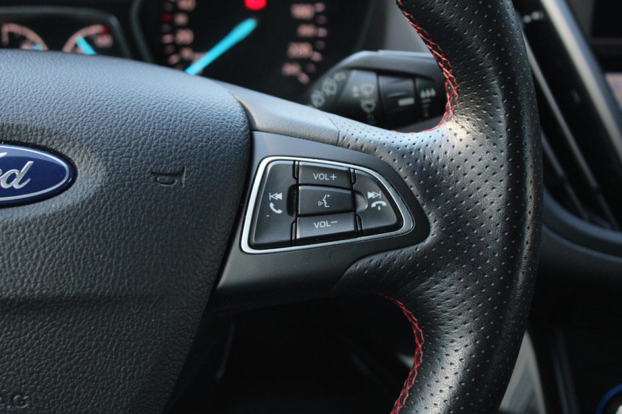 Ford Kuga 1.5 EcoBoost ST-line 120pk | Trekhaak | Winter pakket | Elektrische achterklep | Camera