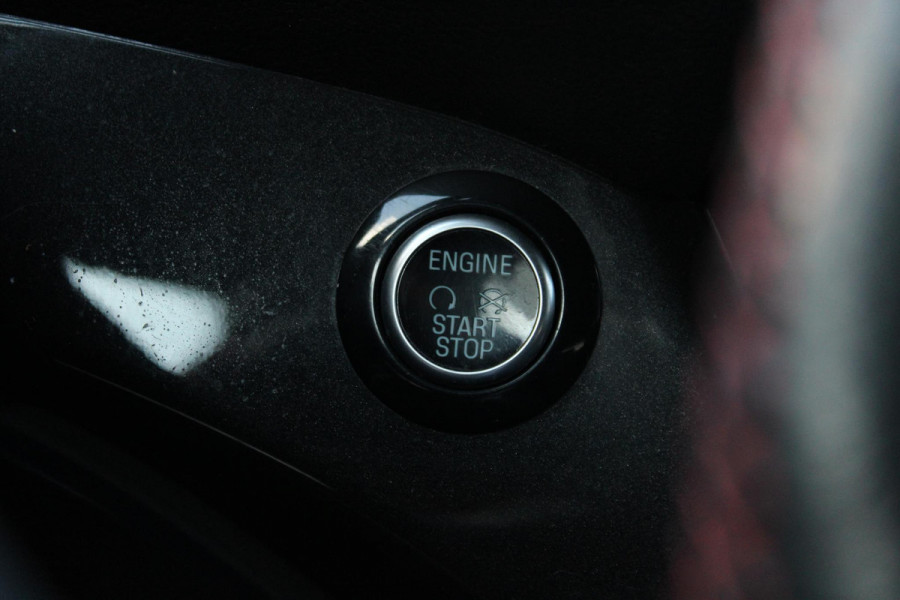 Ford Kuga 1.5 EcoBoost ST-line 120pk | Trekhaak | Winter pakket | Elektrische achterklep | Camera