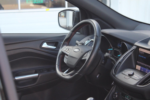 Ford Kuga 1.5 EcoBoost ST-line 120pk | Trekhaak | Winter pakket | Elektrische achterklep | Camera