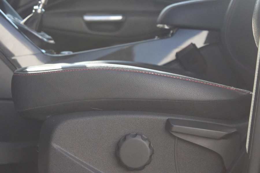 Ford Kuga 1.5 EcoBoost ST-line 120pk | Trekhaak | Winter pakket | Elektrische achterklep | Camera